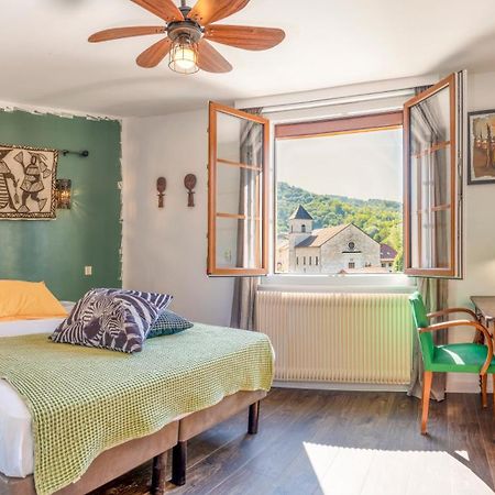 Hotel-Restaurant Le Sorgia بيليغارد-سور-فالسيرين المظهر الخارجي الصورة
