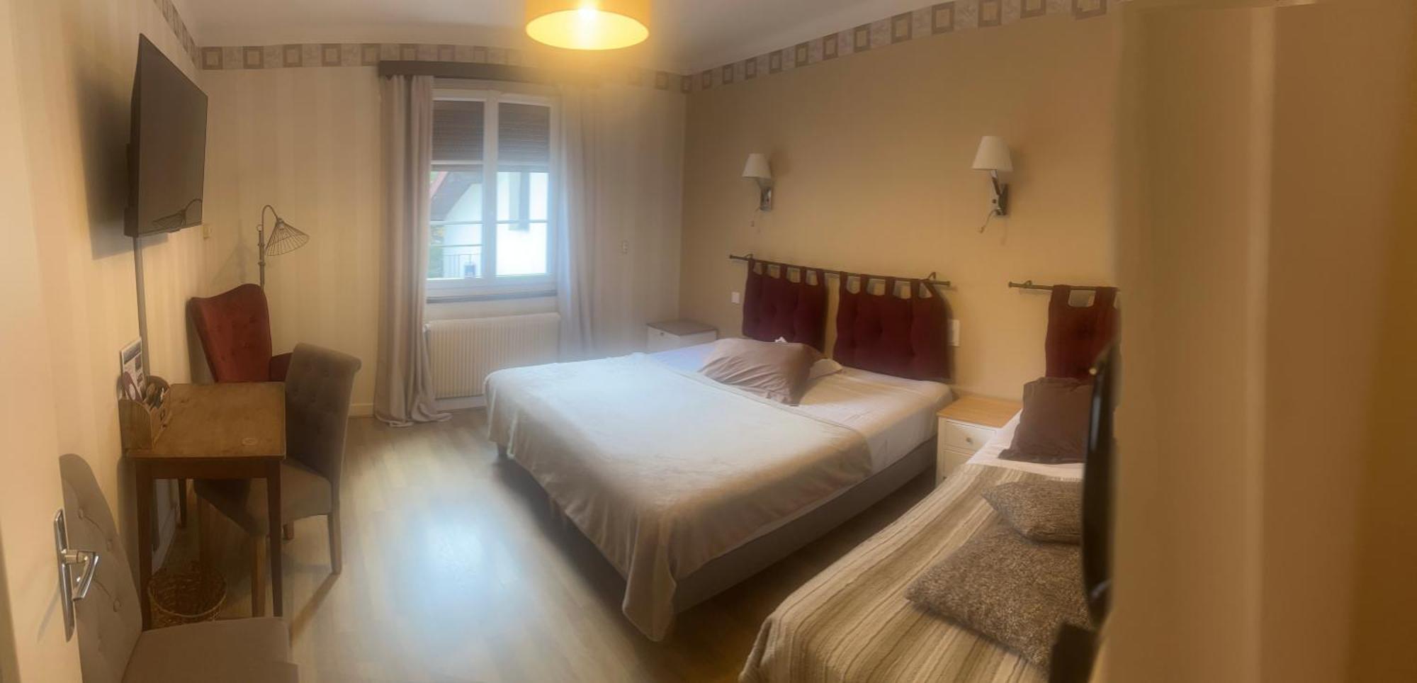 Hotel-Restaurant Le Sorgia بيليغارد-سور-فالسيرين المظهر الخارجي الصورة